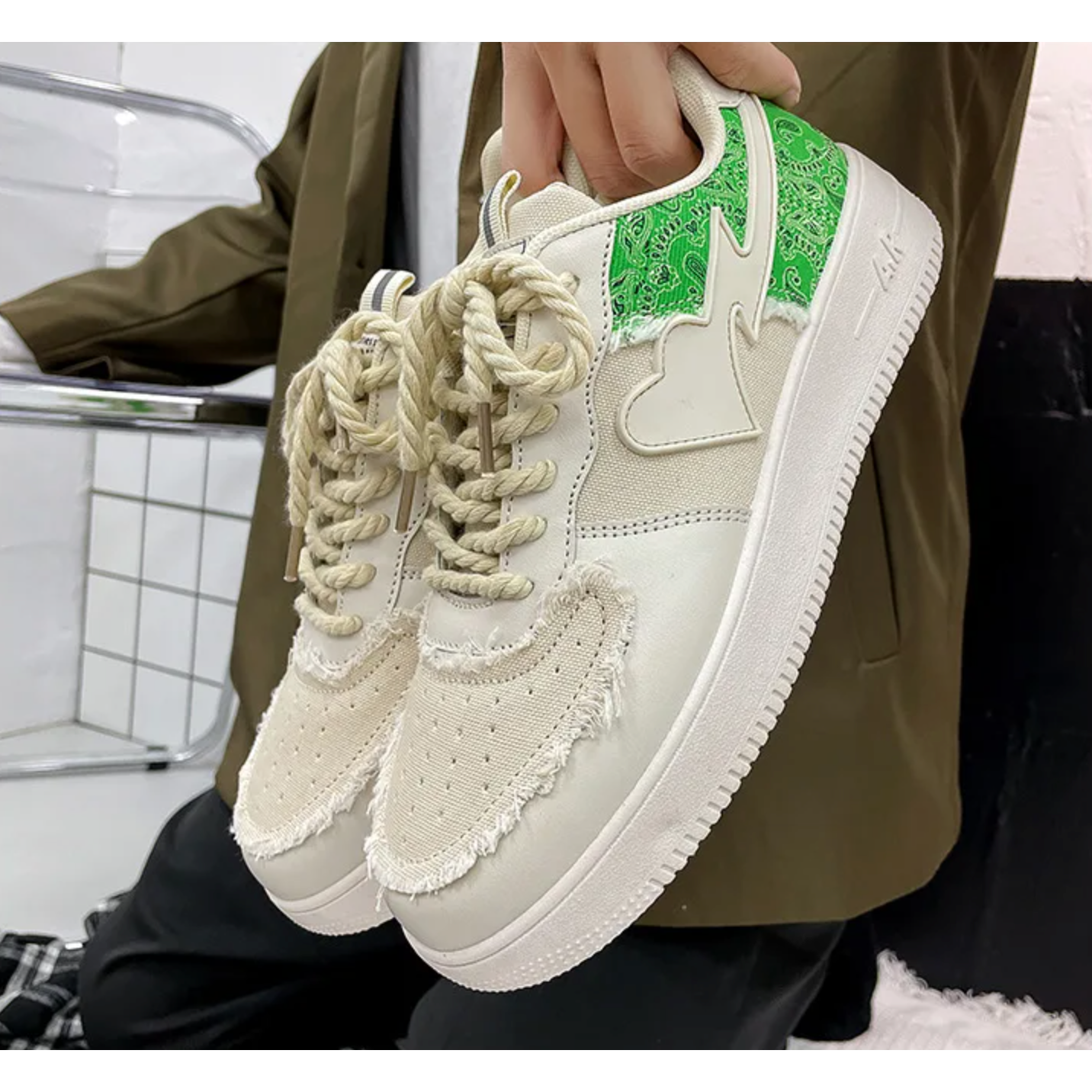HYPExSTORE® RETRO HEARTED LOW TOP SNEAKER