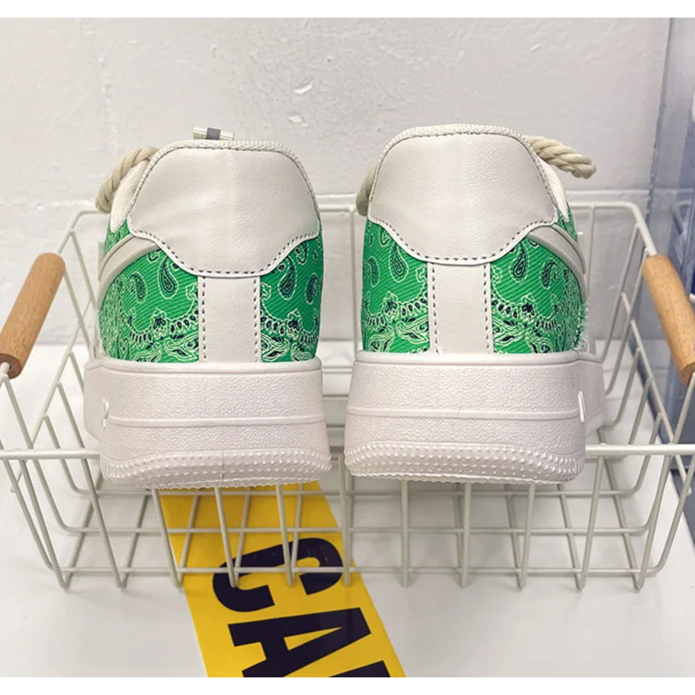 HYPExSTORE® RETRO HEARTED LOW TOP SNEAKER